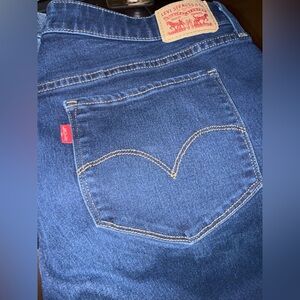 Levi’s 20WS 314 Shaping Straight Levi’s Medium Wash Blue Denim Jeans